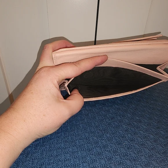 Gucci Guccissima light Pink wallet EUC - Picture 13 of 14